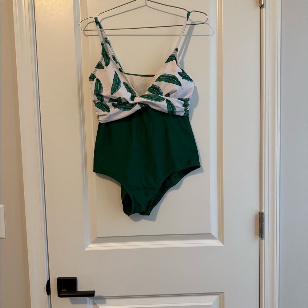 Elegant Green and White Leaf Print Maternity Piece Swimsuit